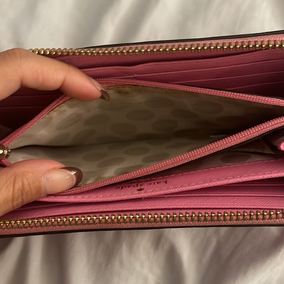 Kate spade pink wallet with many different compartments - Picture 4 of 6